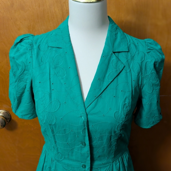 DKNY Shamrock Green Floral Button-Front Women’s Dress with tie In Back - Picture 2 of 6